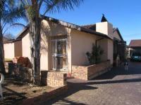 Front View of property in The Reeds