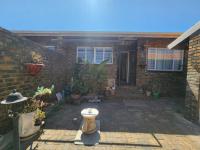 3 Bedroom 2 Bathroom Simplex for Sale for sale in South Crest