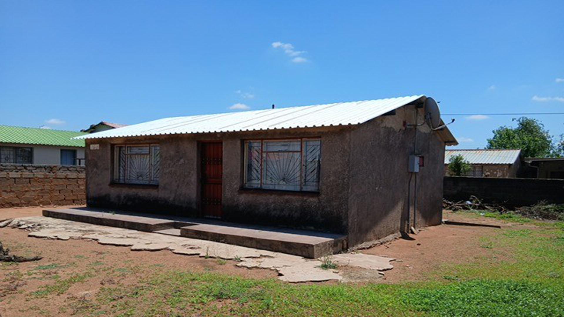 Front View of property in Soshanguve