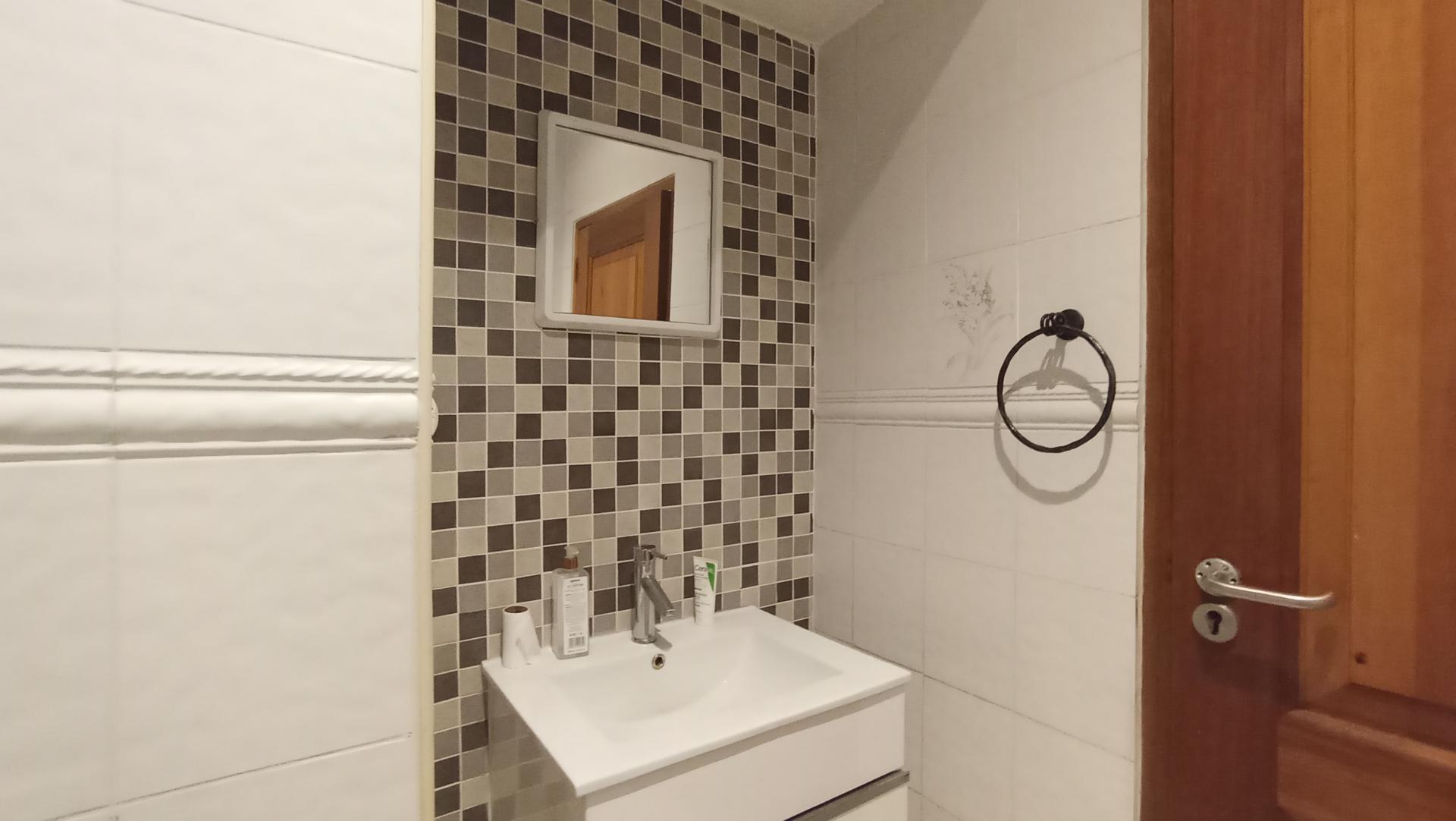 Guest Toilet - 4 square meters of property in Dowerglen