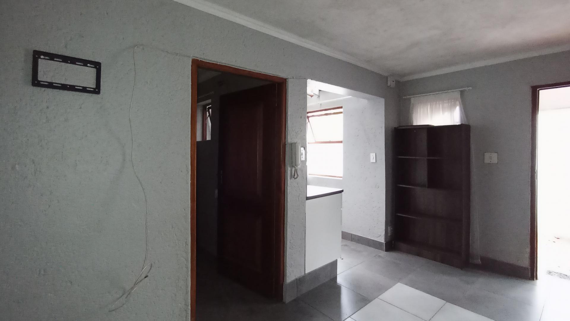 Staff Room - 15 square meters of property in Dowerglen