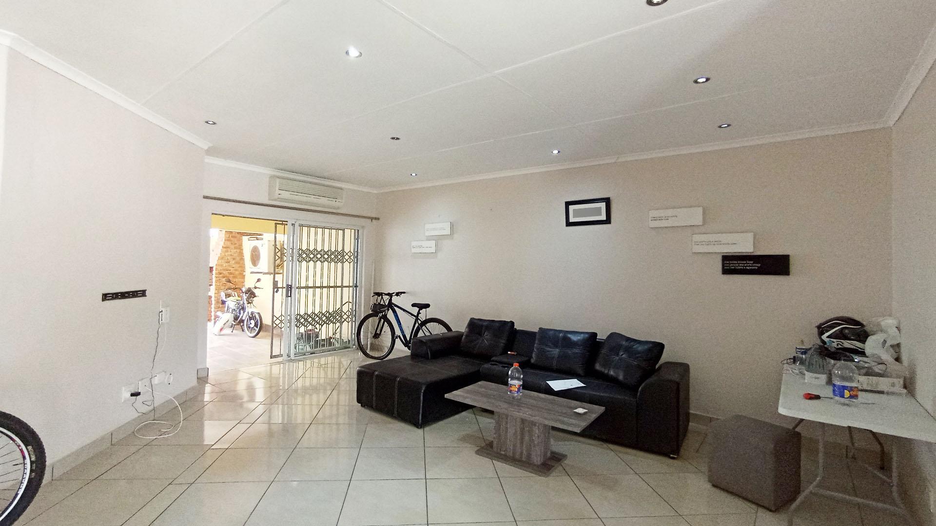 Lounges - 31 square meters of property in Marburg