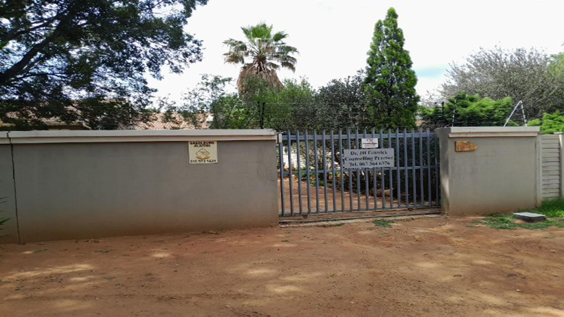 Front View of property in Vaalpark