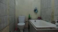 Bathroom 1 - 4 square meters of property in Pioneer Park
