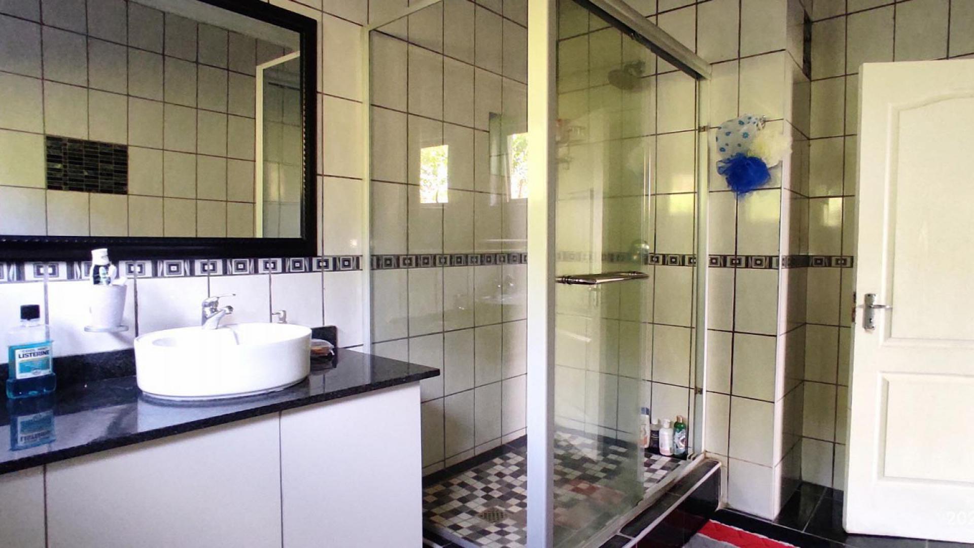 Bathroom 3+ of property in Port Edward