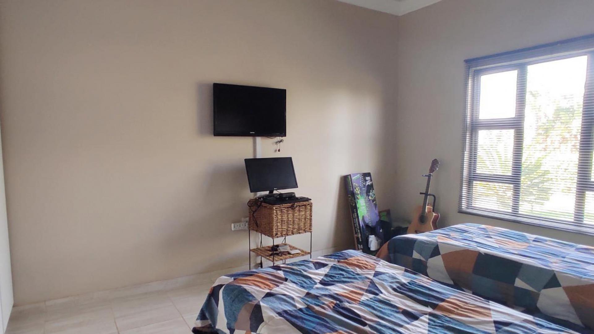 Bed Room 2 of property in Port Edward