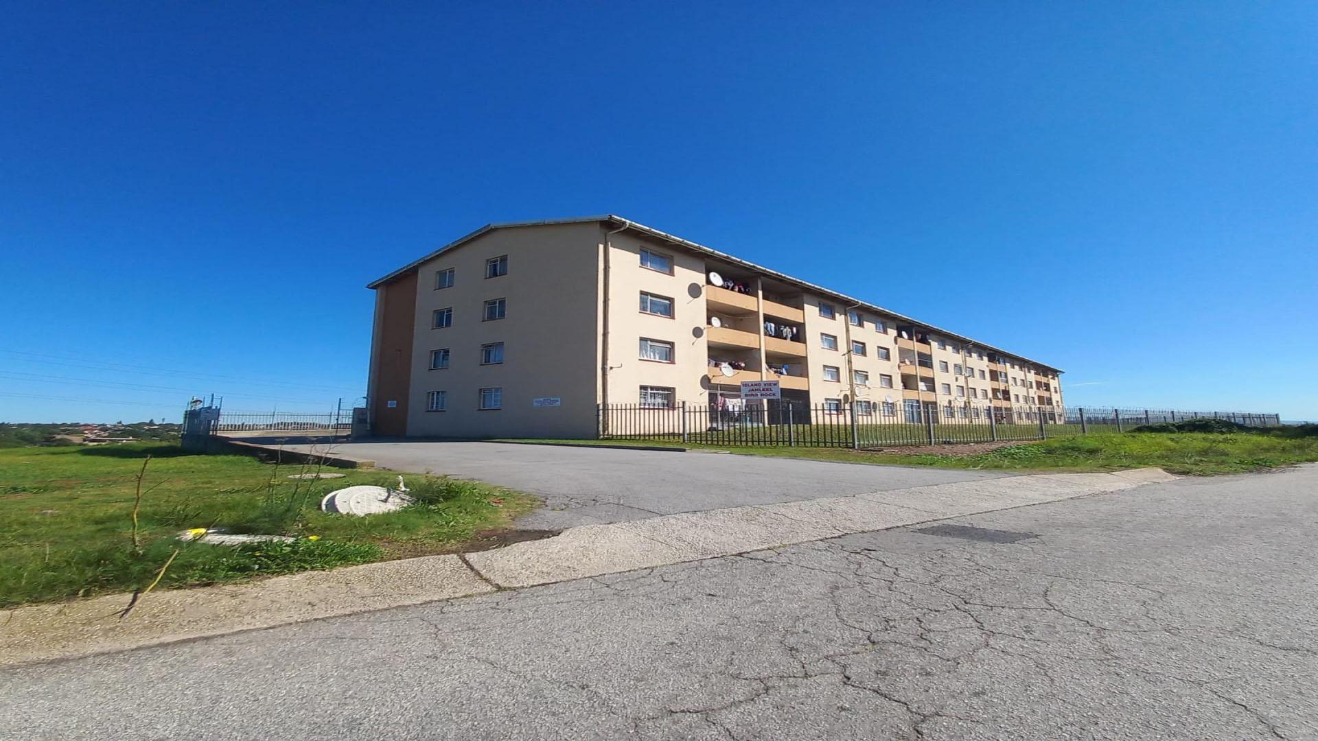 Front View of property in Cotswold