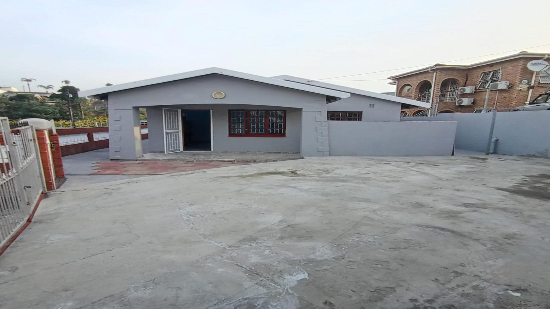 Front View of property in Lotus Park