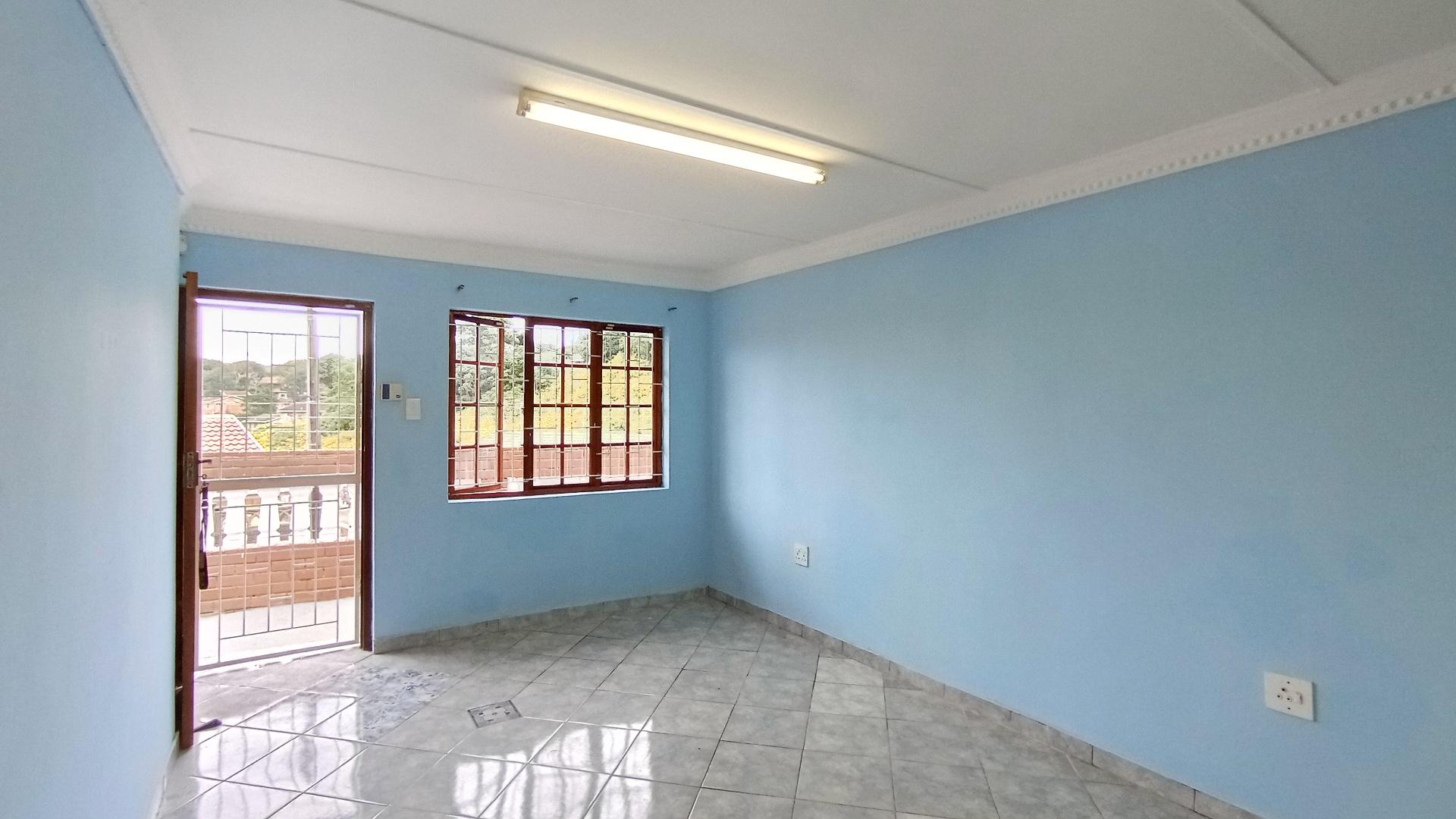 Study - 23 square meters of property in Lotus Park