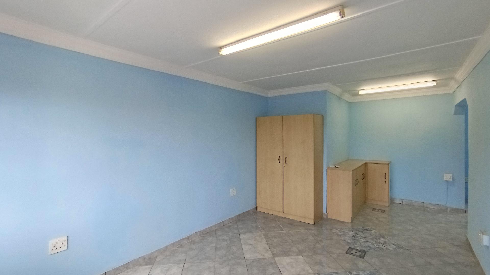 Study - 23 square meters of property in Lotus Park