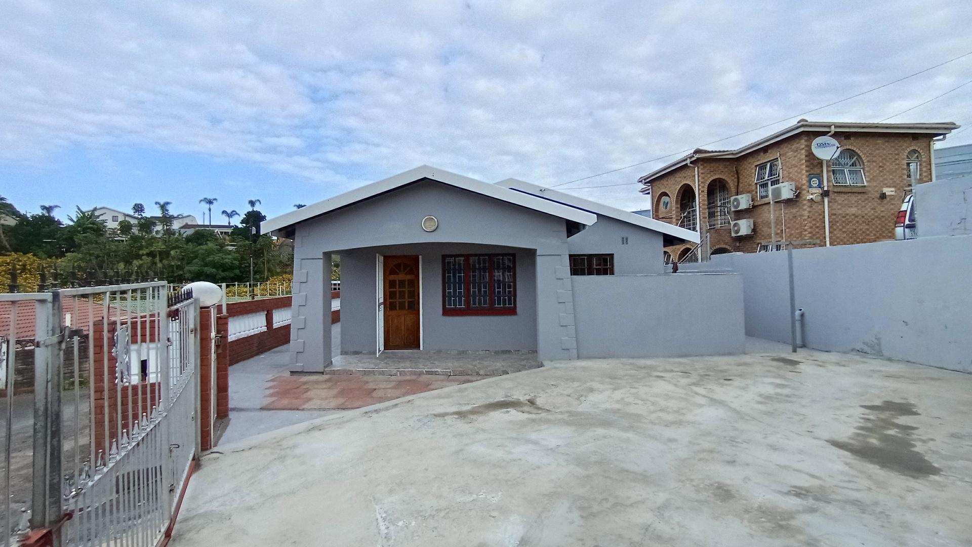 Front View of property in Lotus Park