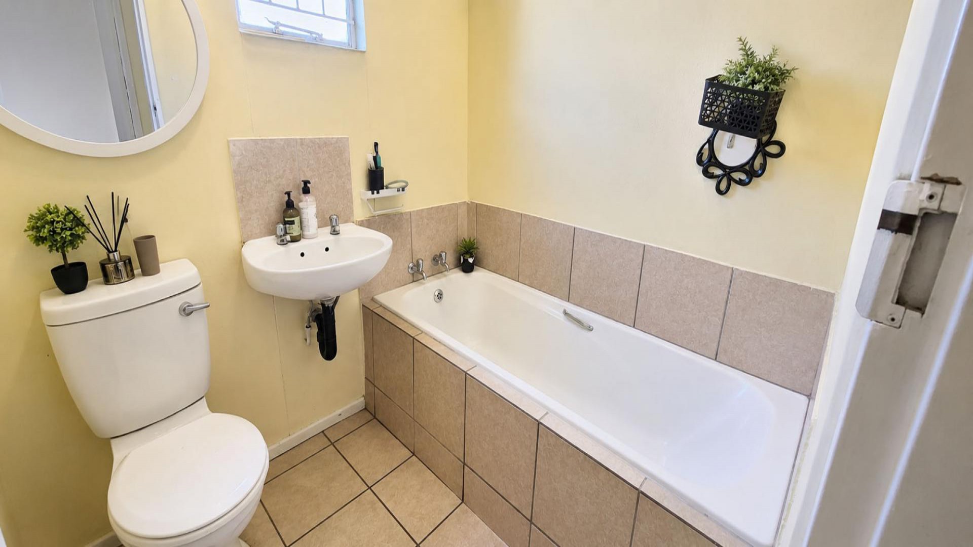 Bathroom 1 of property in Savanna City