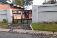 Front View of property in Fontainebleau