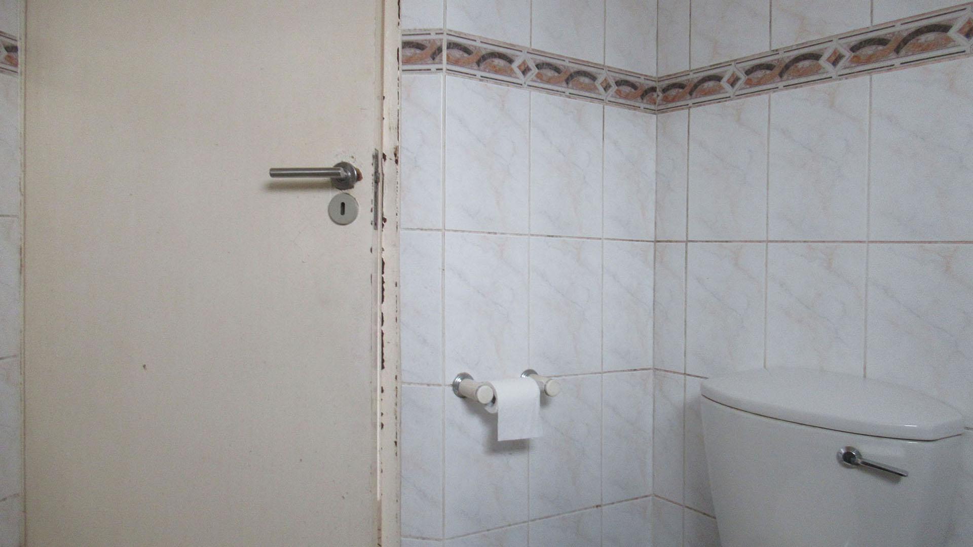 Bathroom 1 of property in Winchester Hills