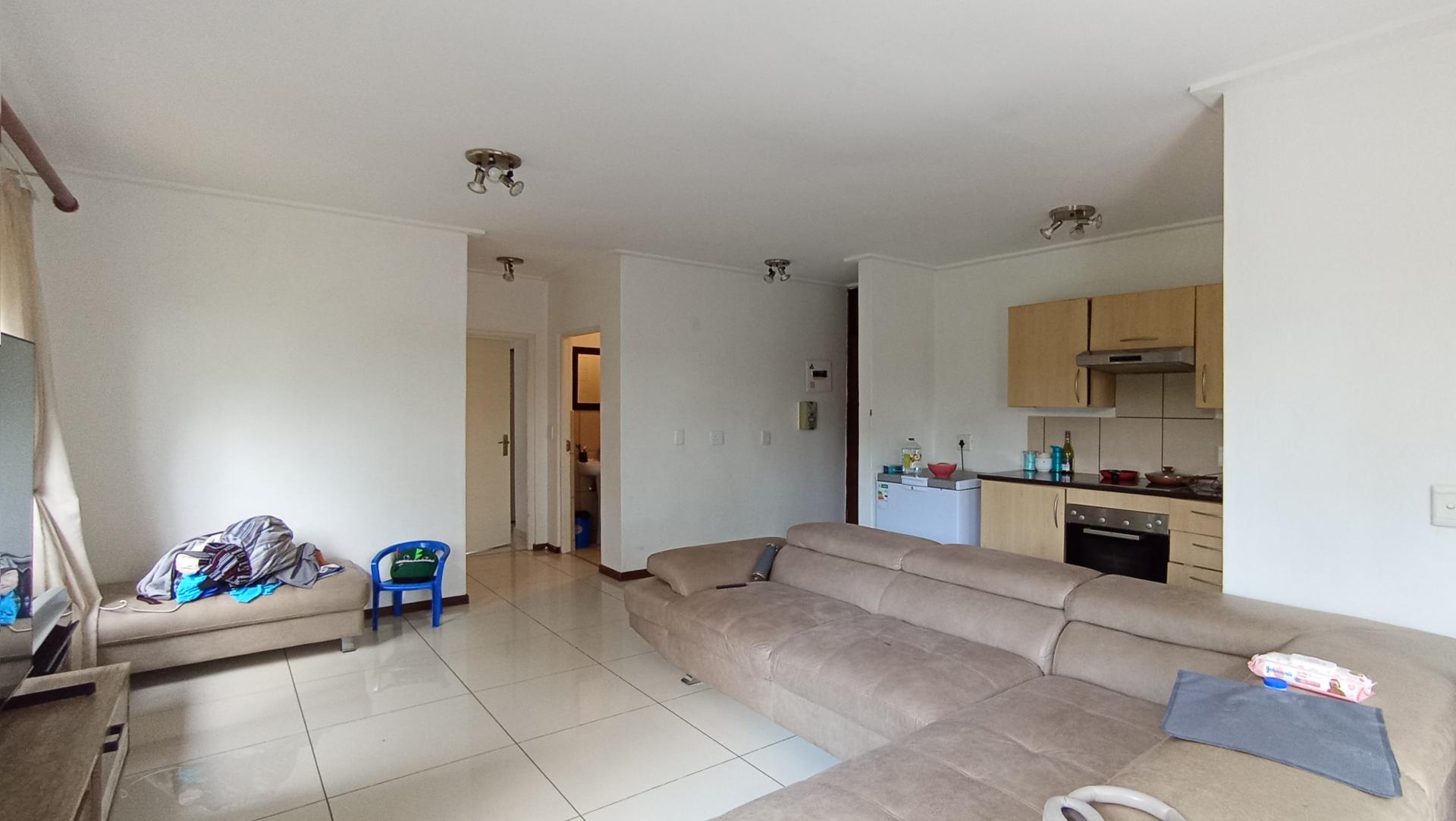 Lounges - 23 square meters of property in Zandspruit