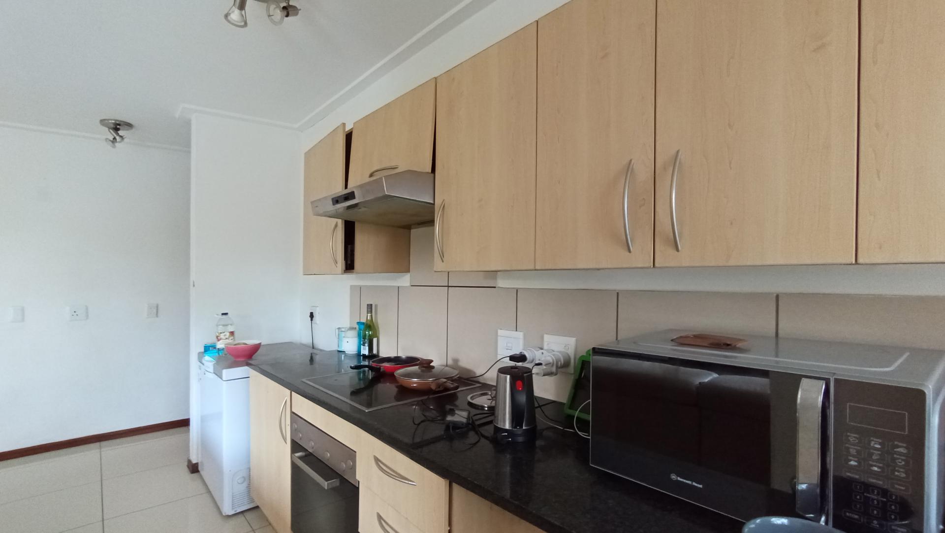 Kitchen - 10 square meters of property in Zandspruit