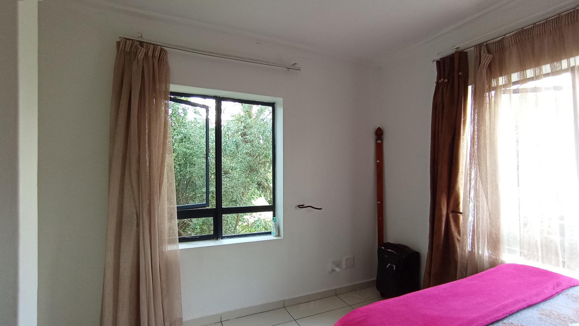 Main Bedroom - 21 square meters of property in Zandspruit