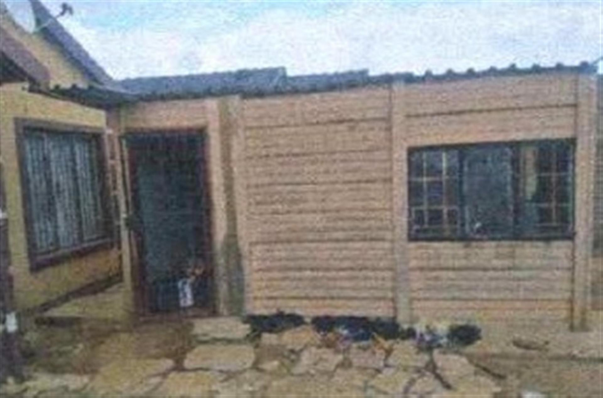 Front View of property in Lakeside