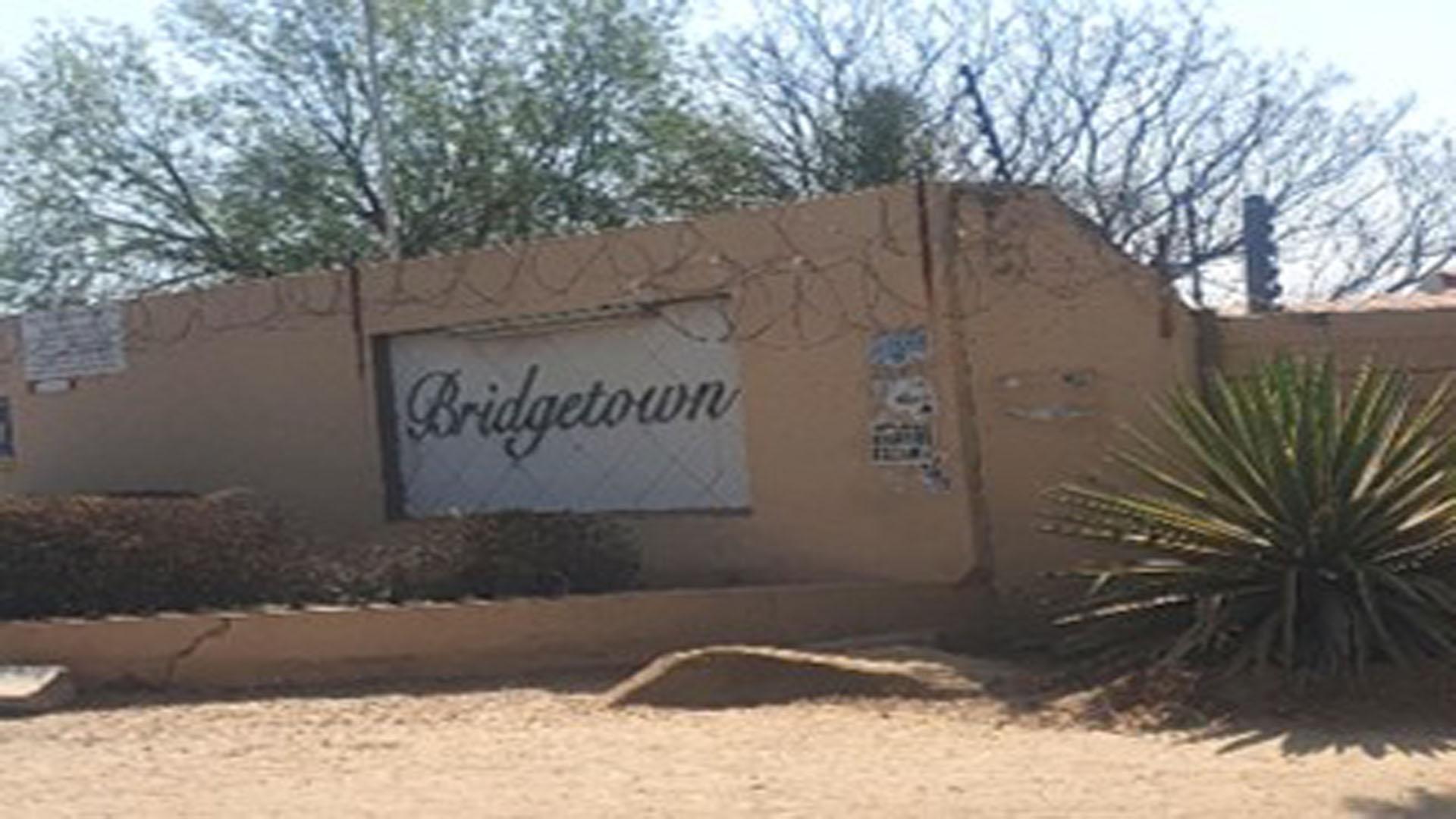 Front View of property in Bloubosrand