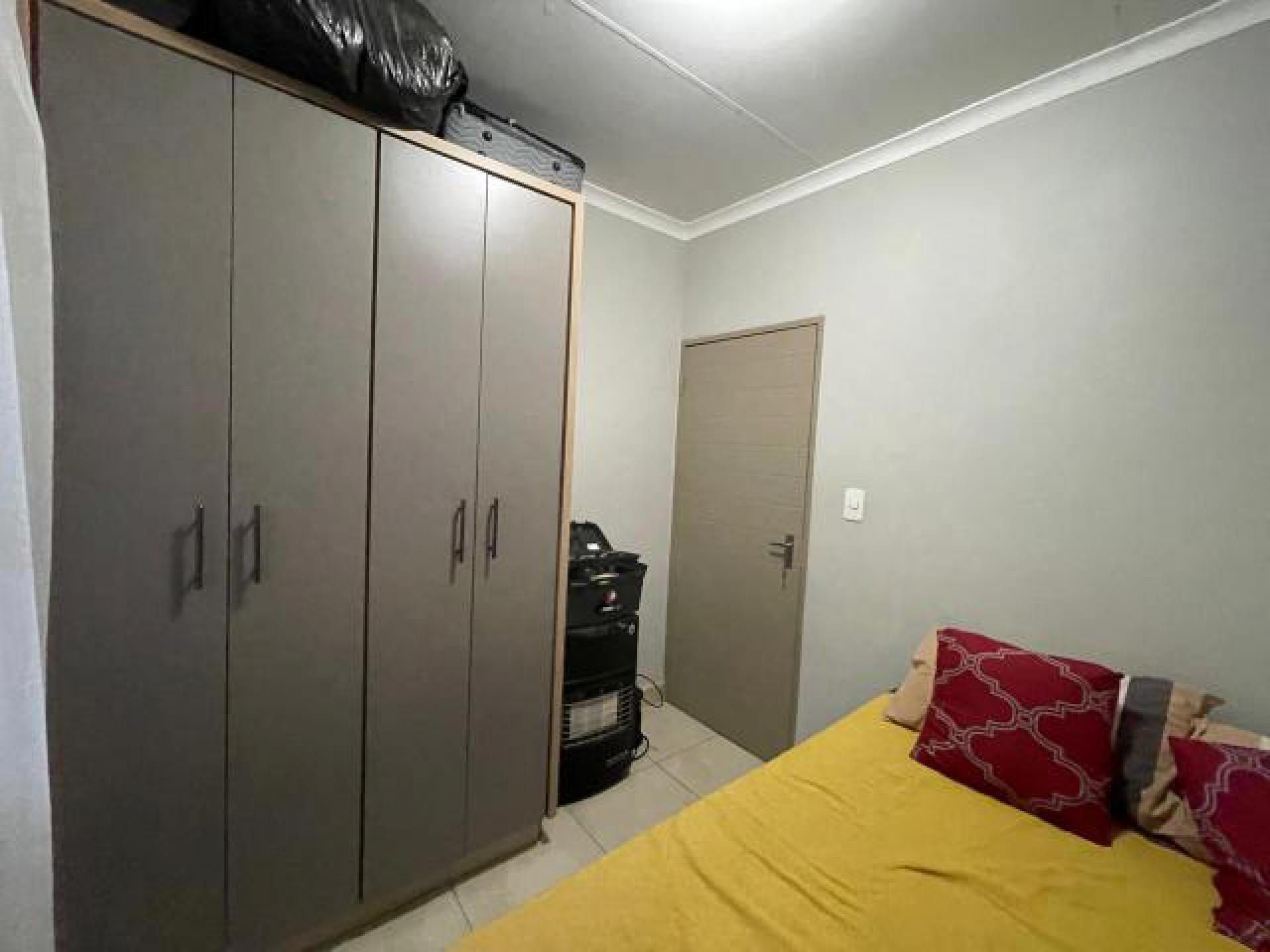 Bed Room 1 of property in Andeon