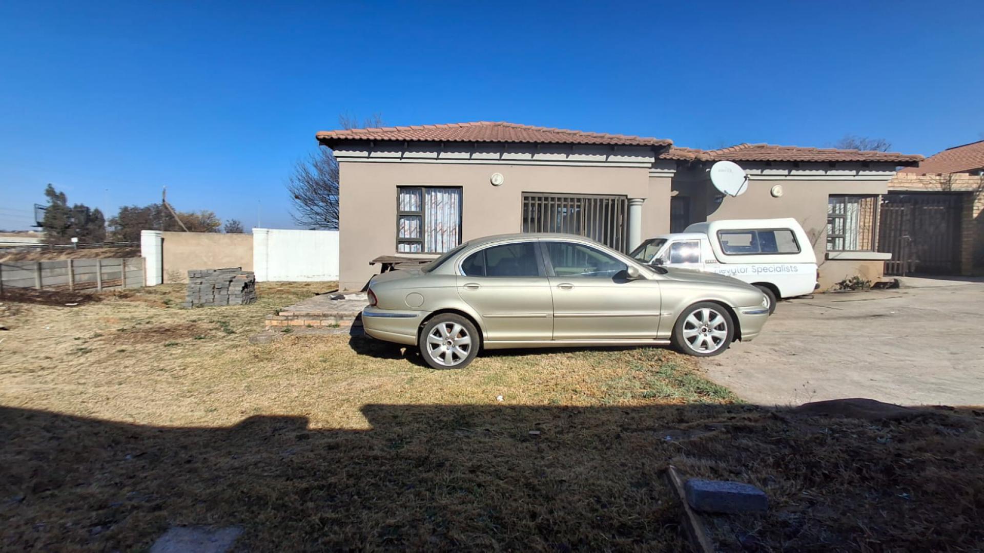 Front View of property in Elandshaven