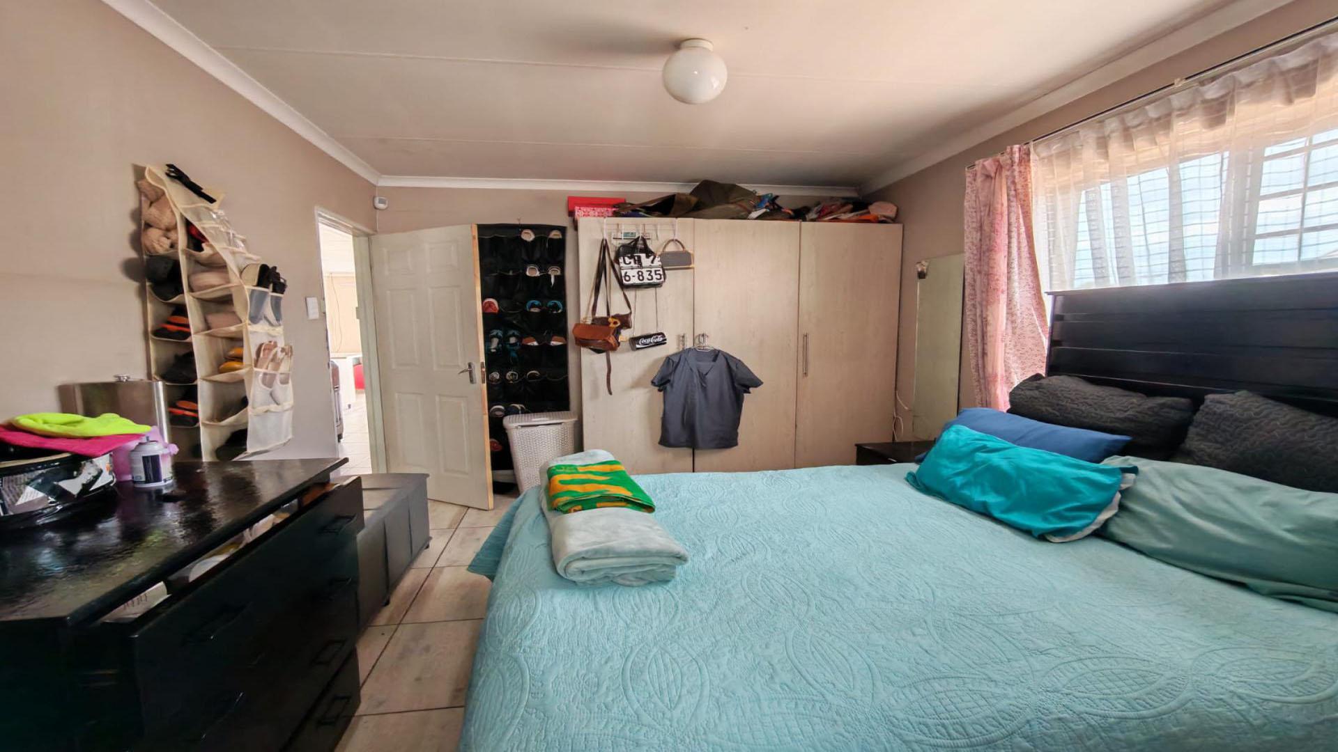 Bed Room 2 of property in Heidedal