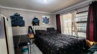 Bed Room 1 of property in Heidedal