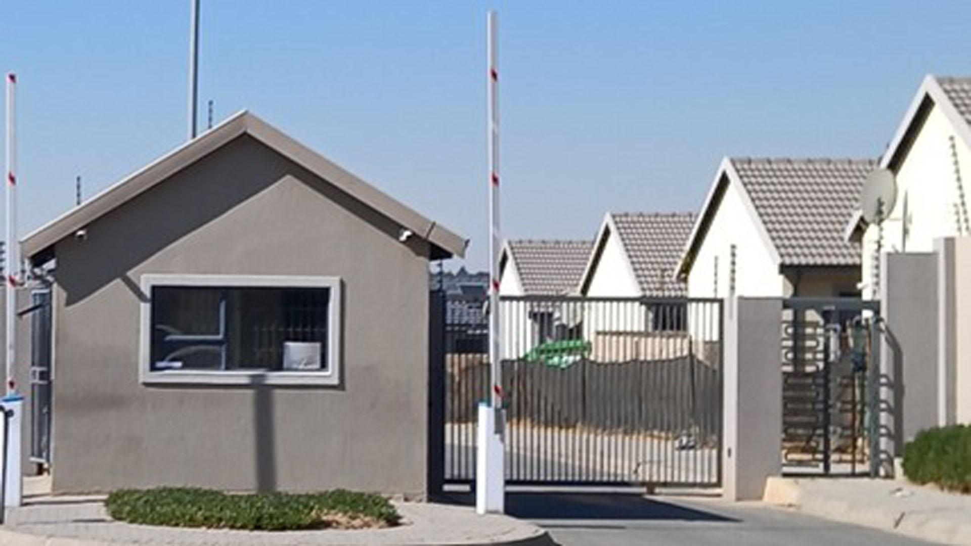 Front View of property in Tirong 