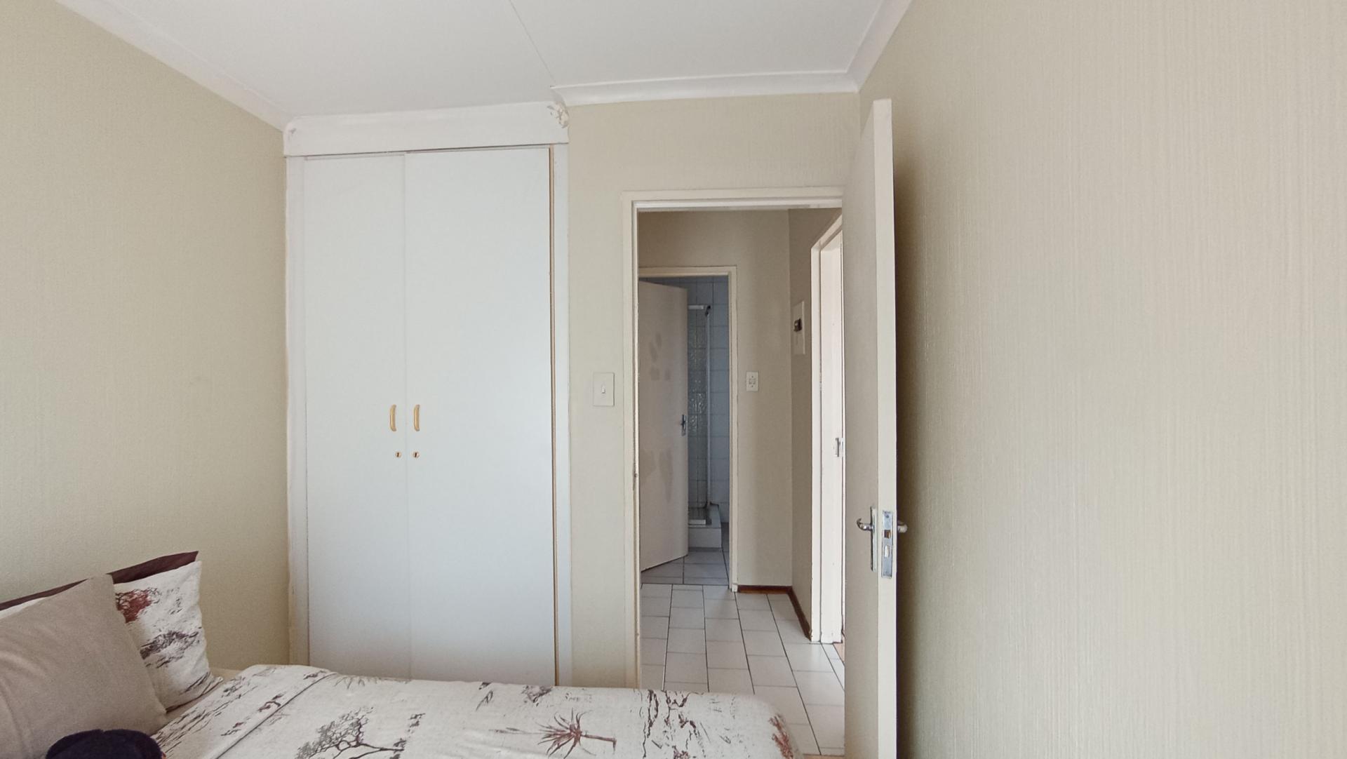 Bed Room 1 - 8 square meters of property in Georginia