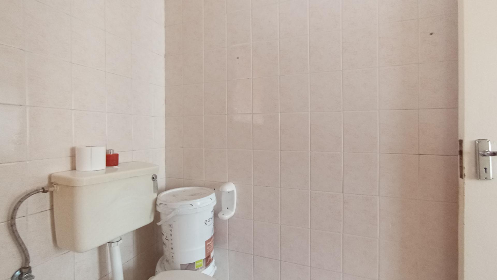 Main Bathroom - 6 square meters of property in Georginia