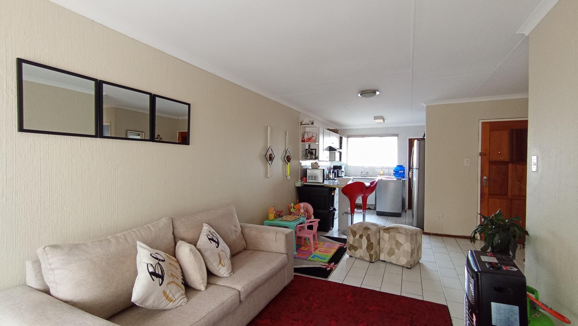 Lounges - 11 square meters of property in Georginia