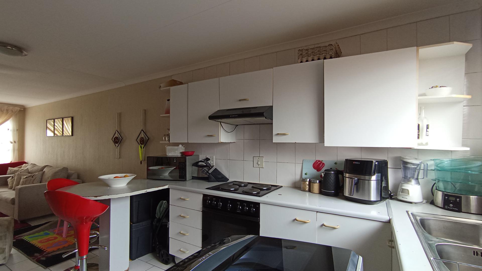 Kitchen - 11 square meters of property in Georginia