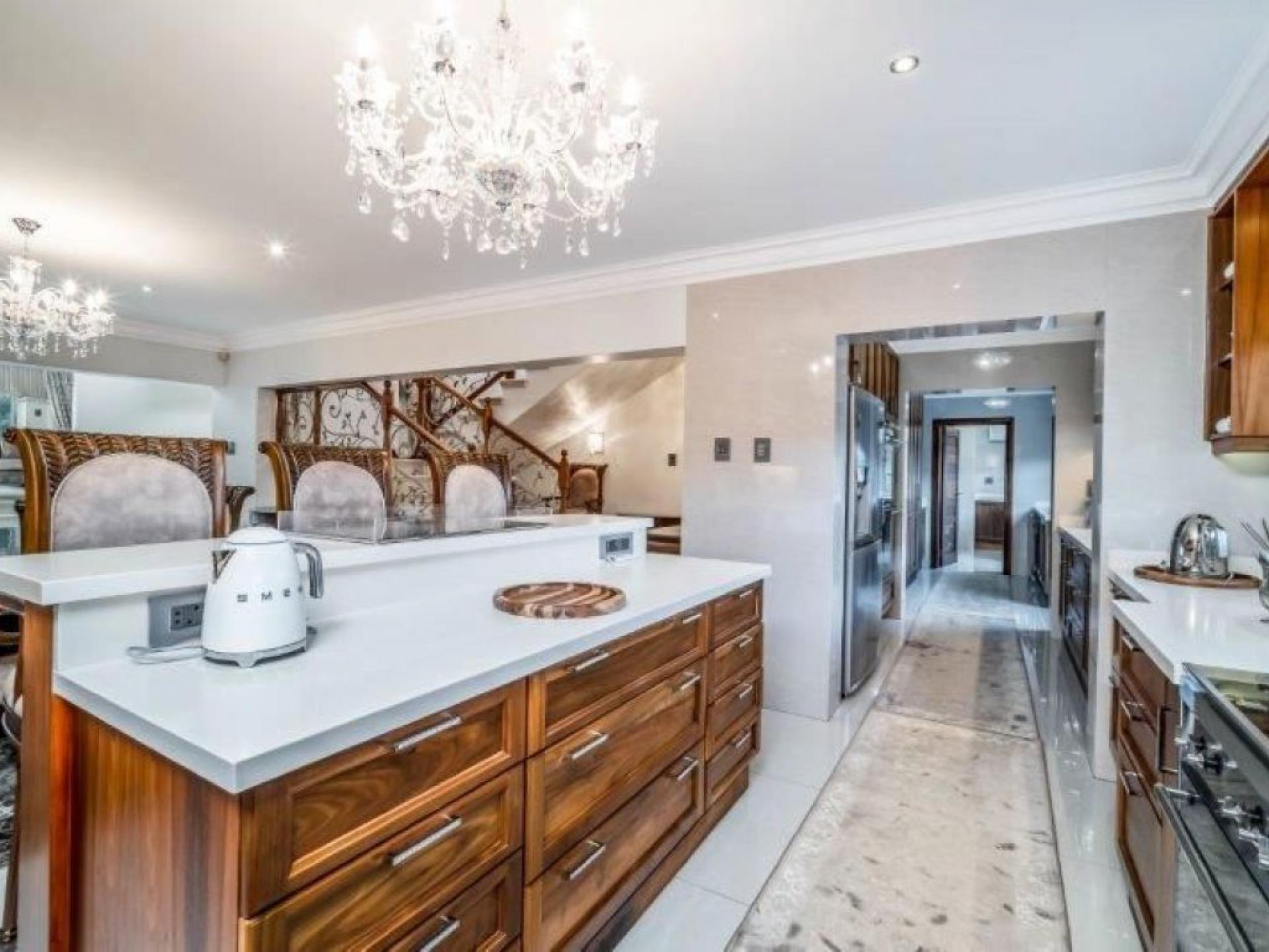  of property in Kloof 