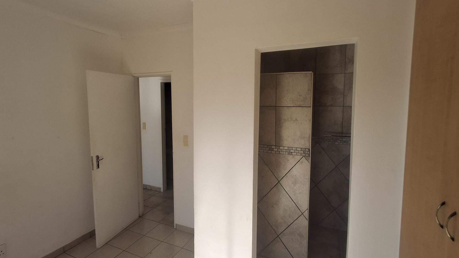 Bed Room 1 of property in Greenhills