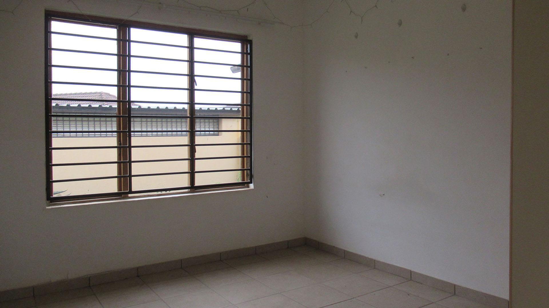 Bed Room 2 - 12 square meters of property in Greenhills