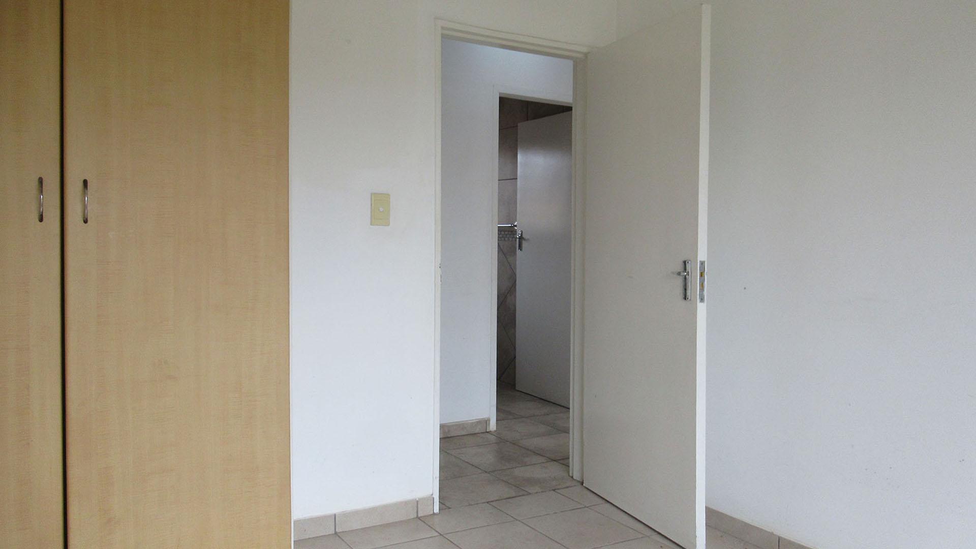 Bed Room 2 - 12 square meters of property in Greenhills