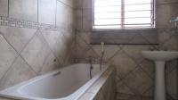 Bathroom 1 - 9 square meters of property in Greenhills
