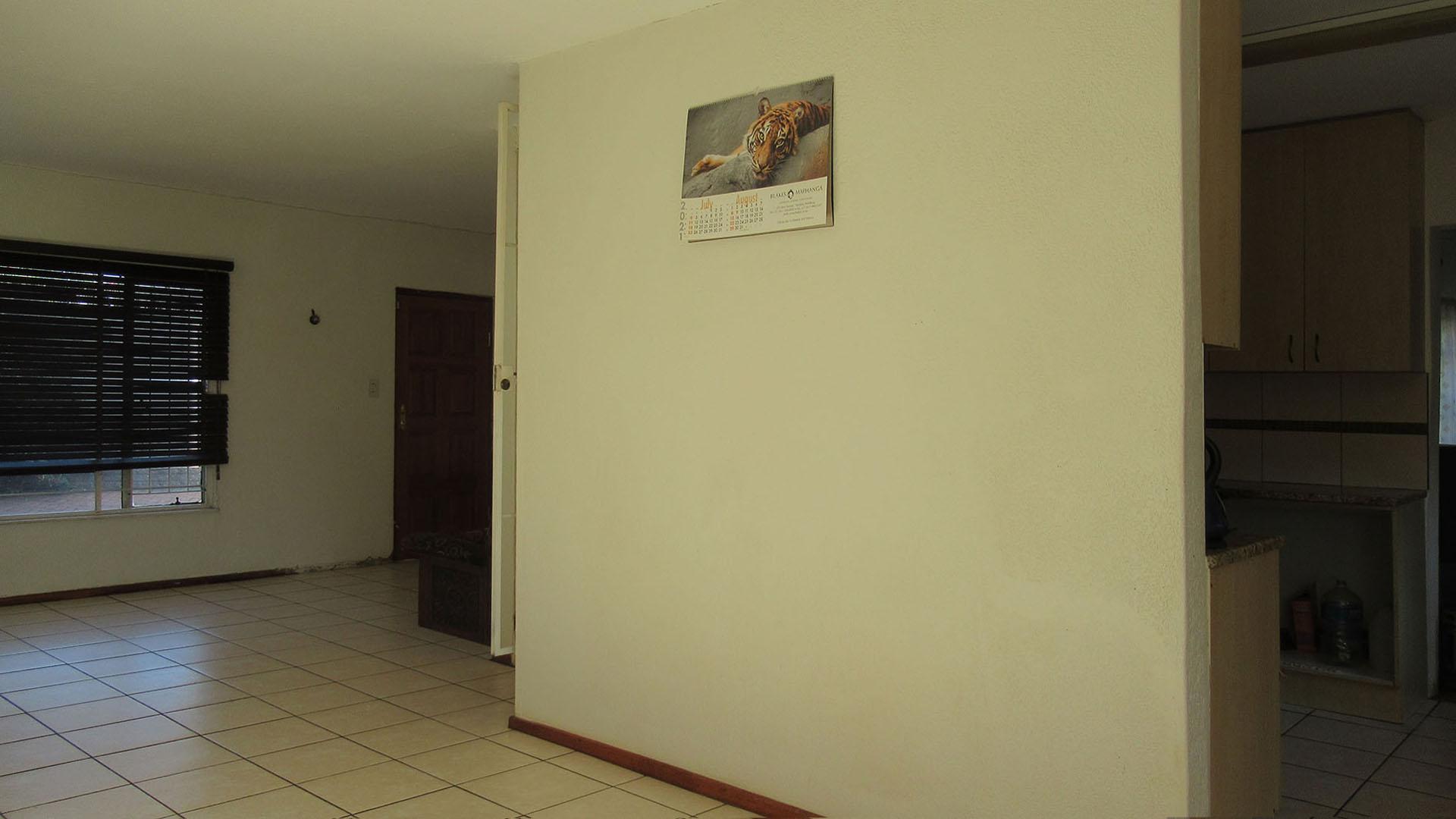 Dining Room - 17 square meters of property in Oaklands - JHB