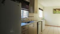 Kitchen - 9 square meters of property in Oaklands - JHB