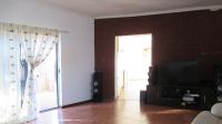 Lounges - 25 square meters of property in Oaklands - JHB