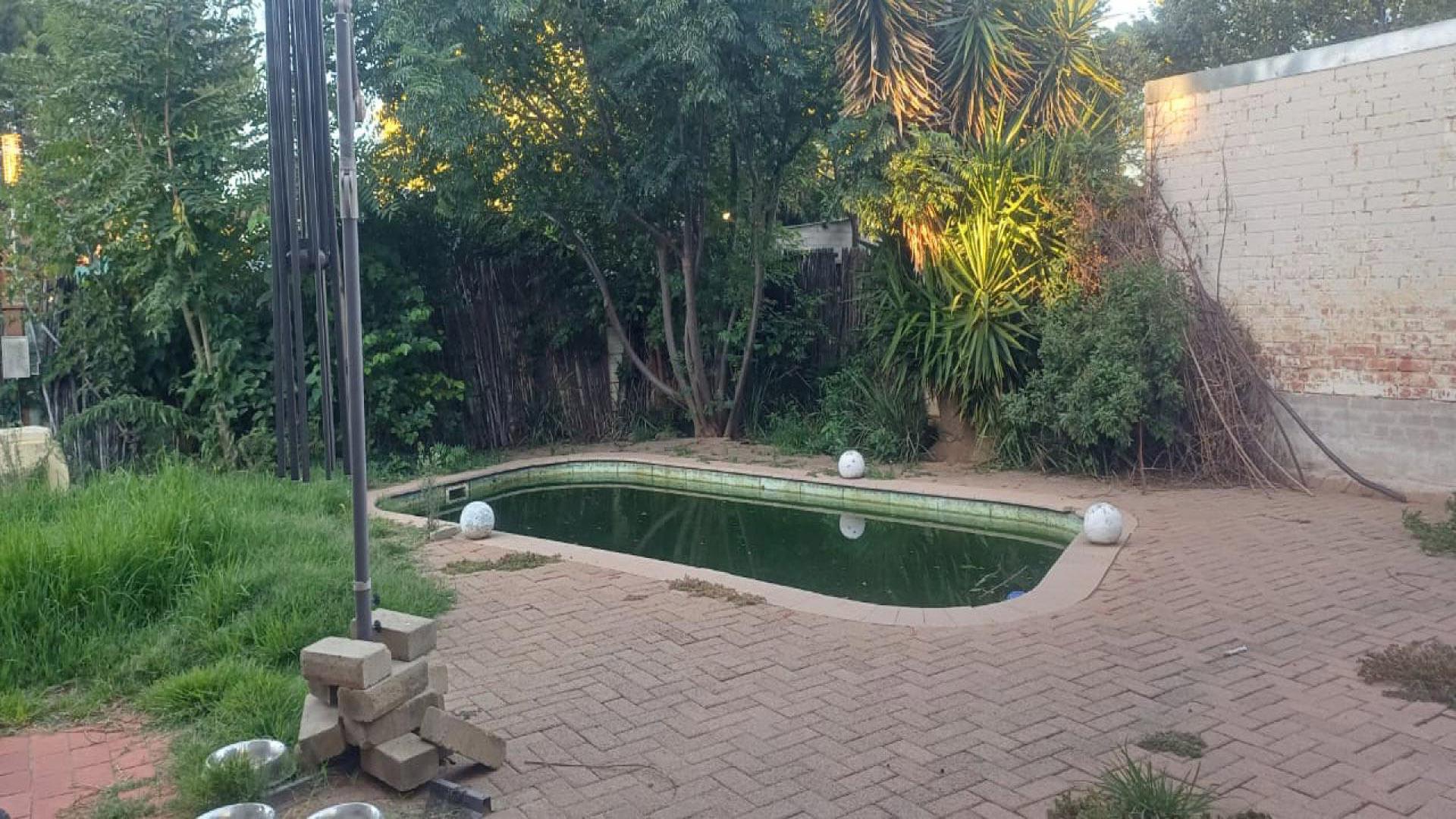 Swimming Pool of property in Wilgehof