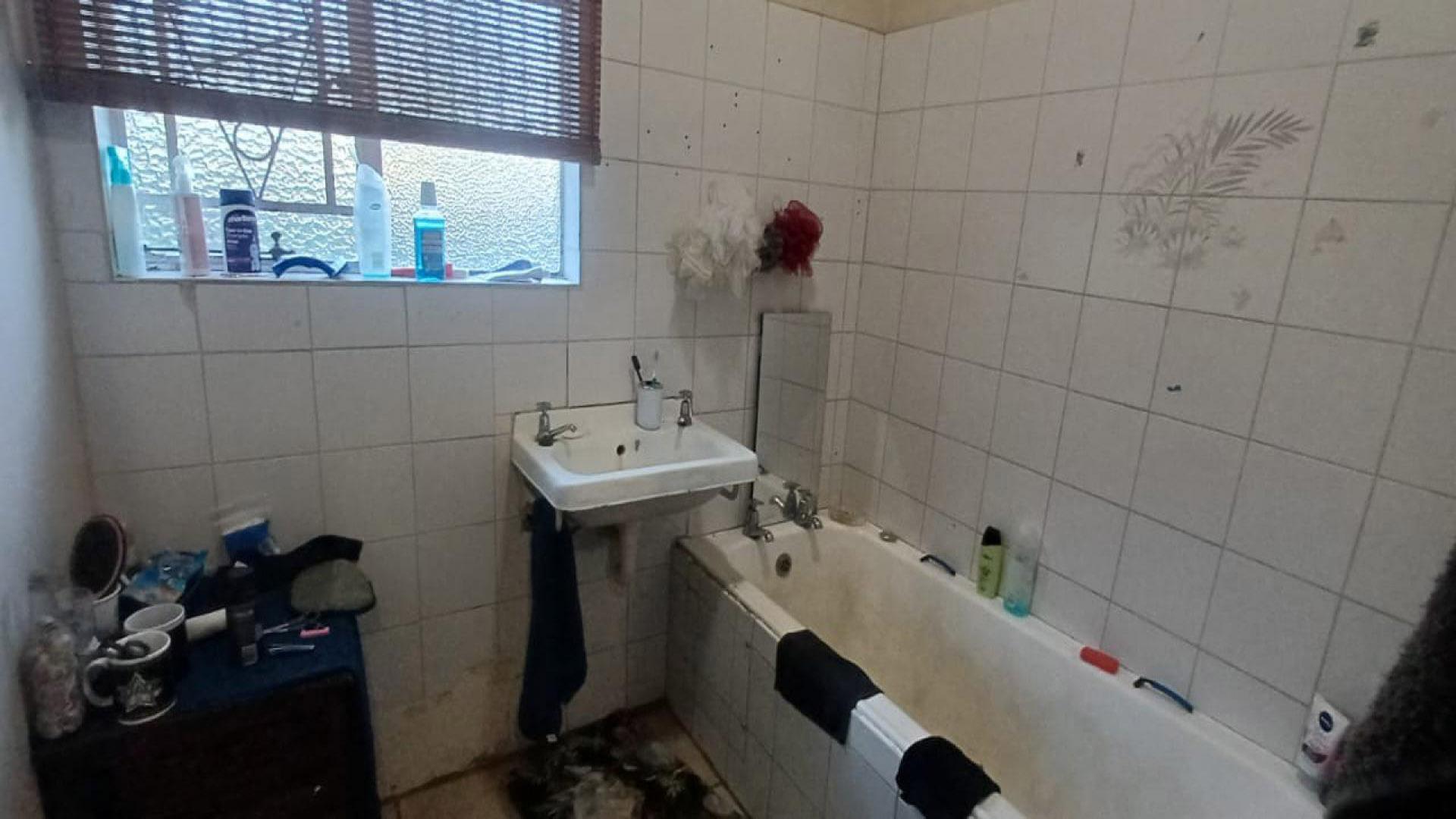 Bathroom 1 of property in Wilgehof