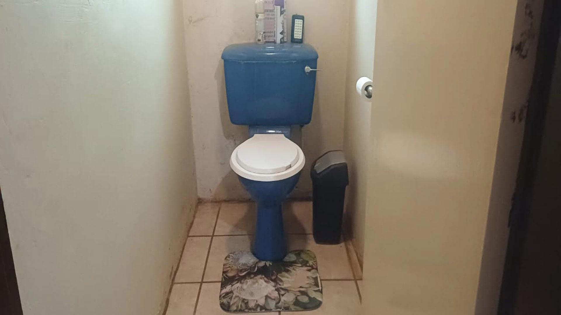 Bathroom 1 of property in Wilgehof