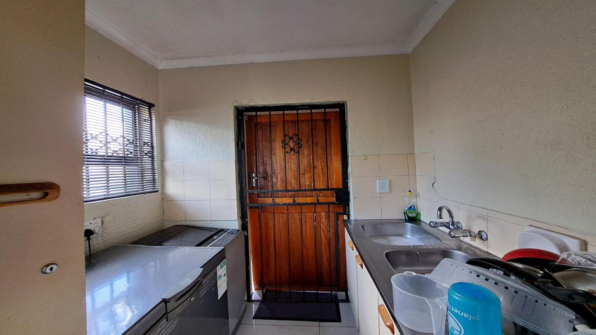 Kitchen of property in The Reeds