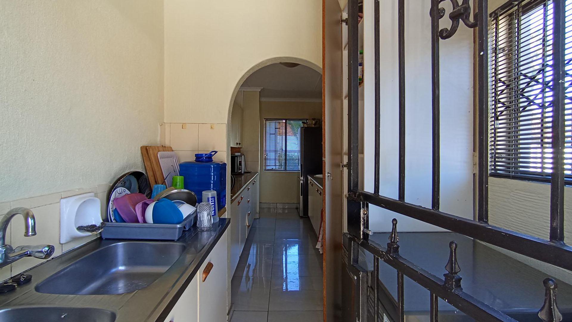 Scullery - 4 square meters of property in The Reeds
