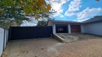 Garage of property in The Reeds
