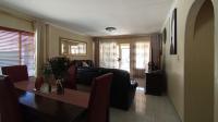 Lounges - 29 square meters of property in The Reeds