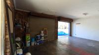 Garage - 42 square meters of property in The Reeds