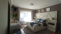 Main Bedroom - 24 square meters of property in The Reeds