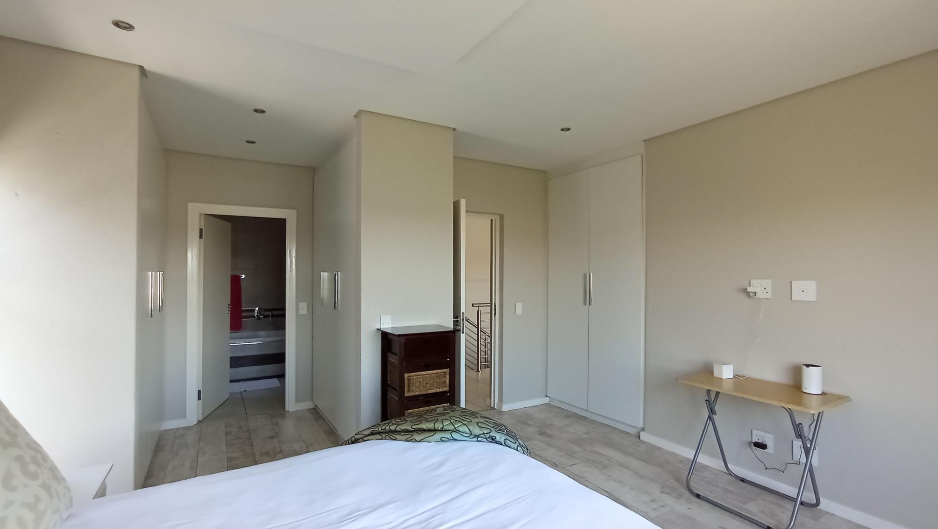 Main Bedroom - 24 square meters of property in Witkoppen